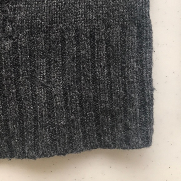 OLD NAVY V Neck Cable Knit Pullover Charcoal Grey - Picture 6 of 8